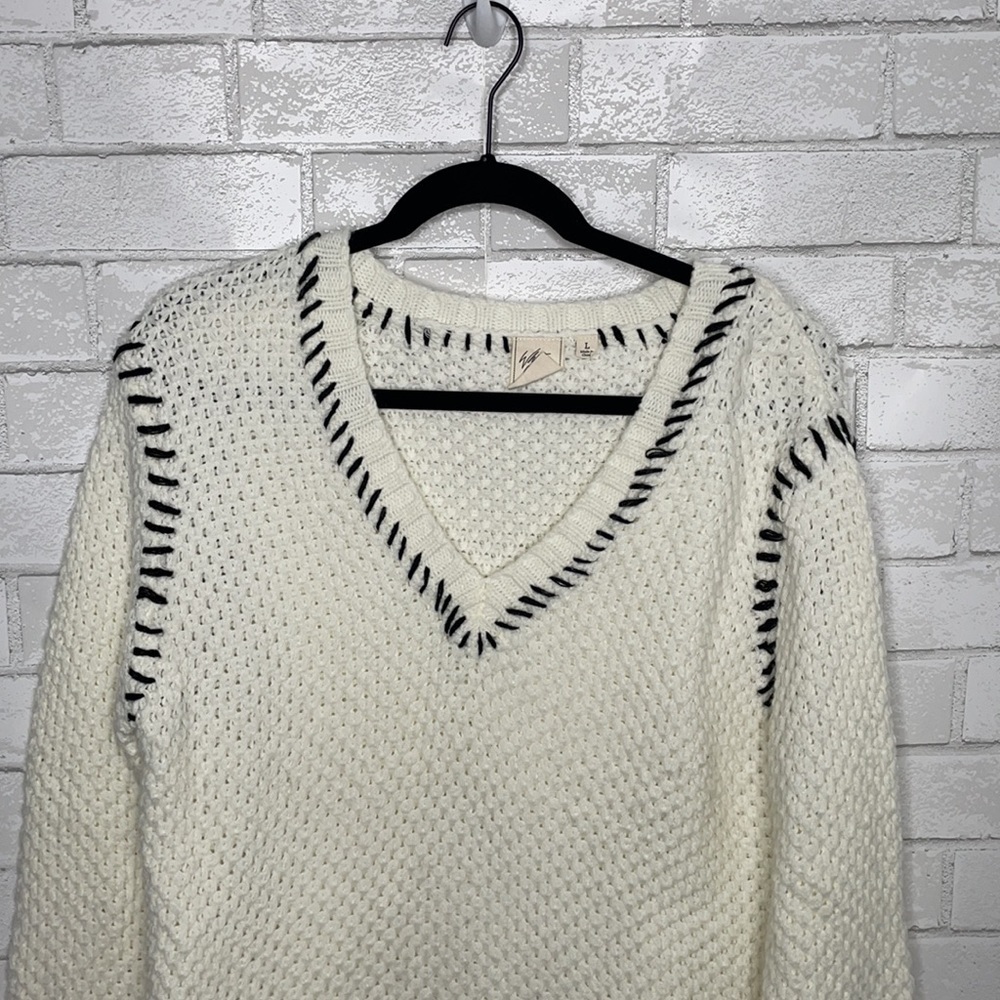 White Crow Knit V-Neck Sweater - Picture 2 of 9